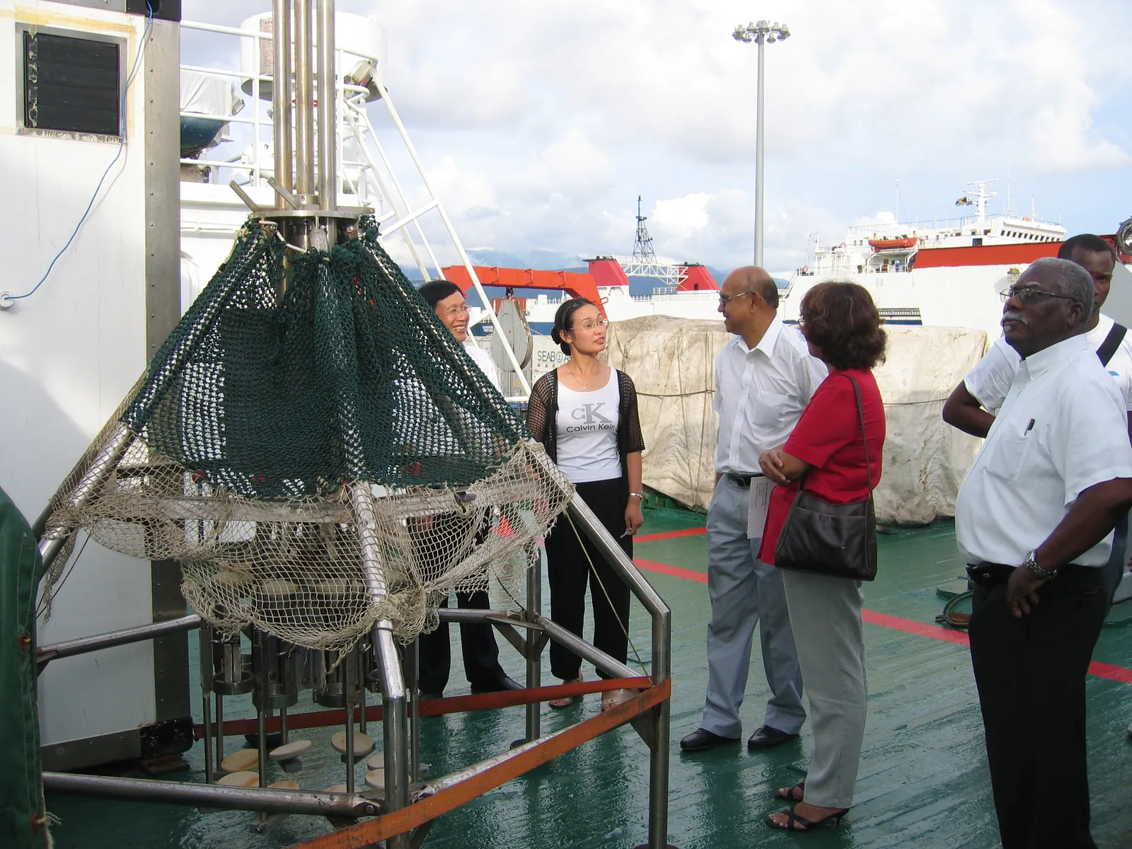 大事记 / 大洋一号 / selected photos for Mr. Zhao-Global expedtion and Jamaica activities，20051006 031.jpg