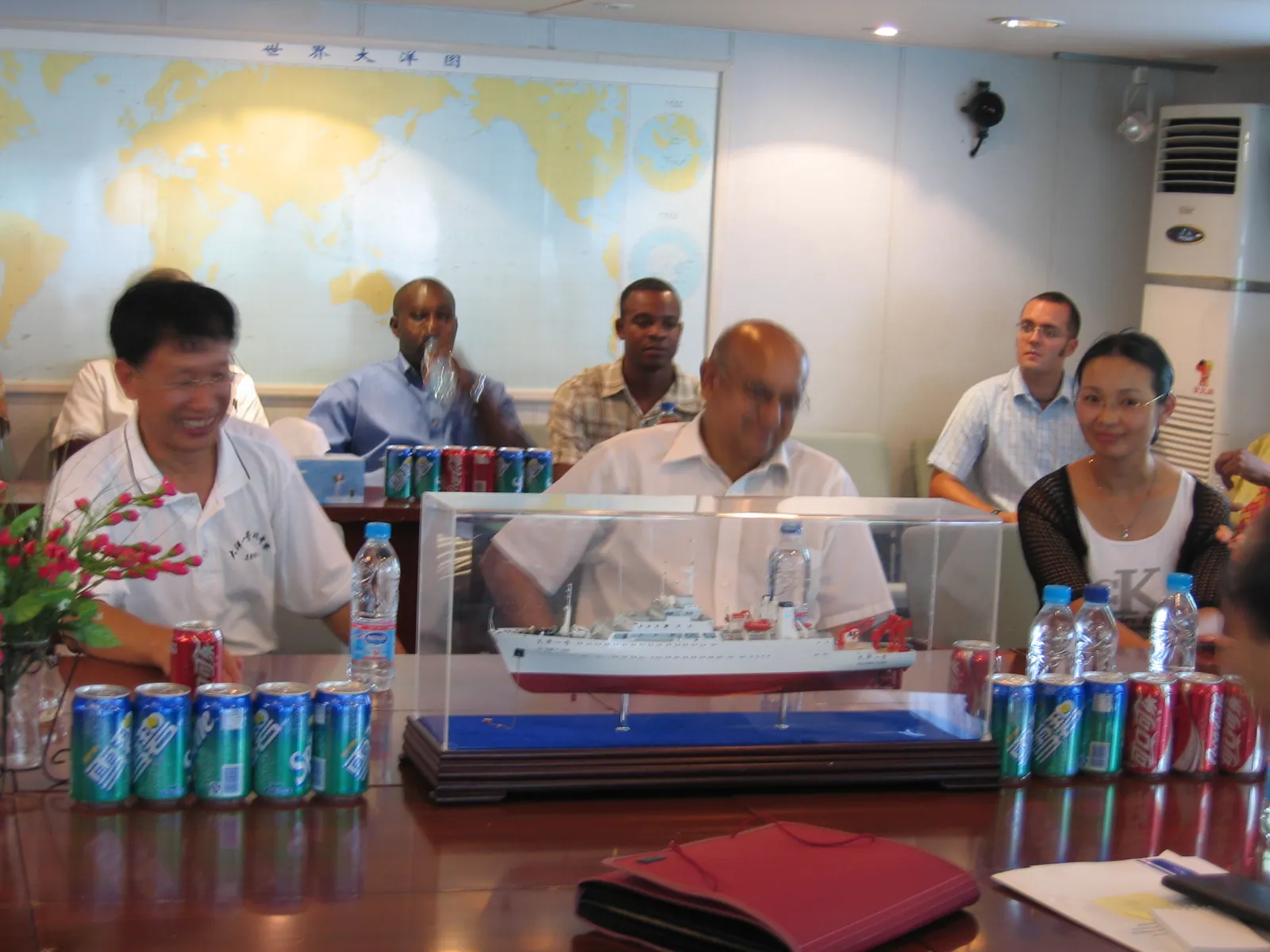 大事记 / 大洋一号 / selected photos for Mr. Zhao-Global expedtion and Jamaica activities，20051006 053.jpg
